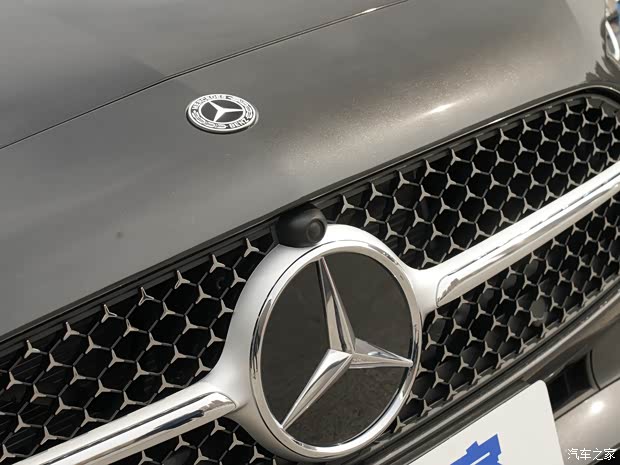北京奔驰 奔驰C级 2022款 改款 C 260 L 运动版 北京奔驰 奔驰C级 2022款 改款 C 260 L 运动版