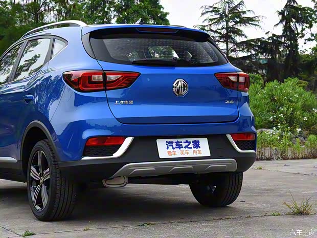 上汽集團(tuán) 名爵ZS 2018款 1.5L 手動(dòng)65寸巨幕天窗版