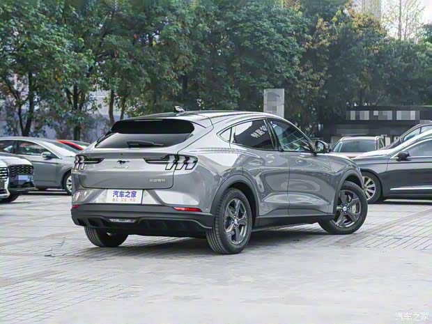 福特電動(dòng)車 Mustang Mach-E 2021款 躍世后驅(qū)版(標(biāo)準(zhǔn)續(xù)航)