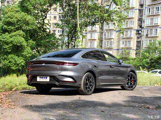 比亚迪 汉 2022款 EV 创世版 715KM前驱旗舰型