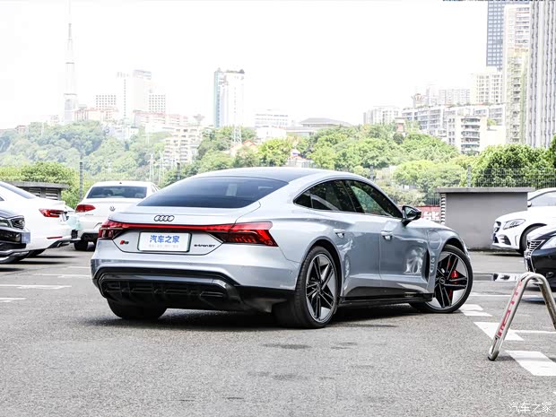 Audi Sport 奥迪RS e-tron GT 2023款 基本型