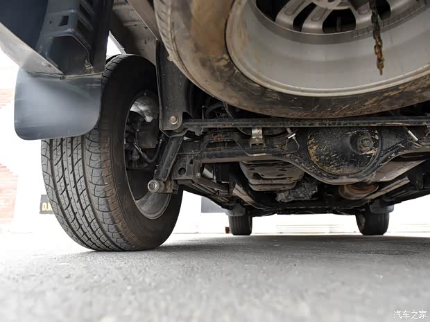 江西五十鈴 鈴?fù)?2022款 汽油四驅(qū)基本型