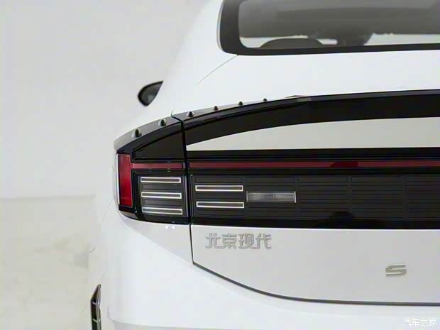 北京现代 索纳塔 2024款 1.5T 高配版 北京现代 索纳塔 2024款 1.5T 高配版