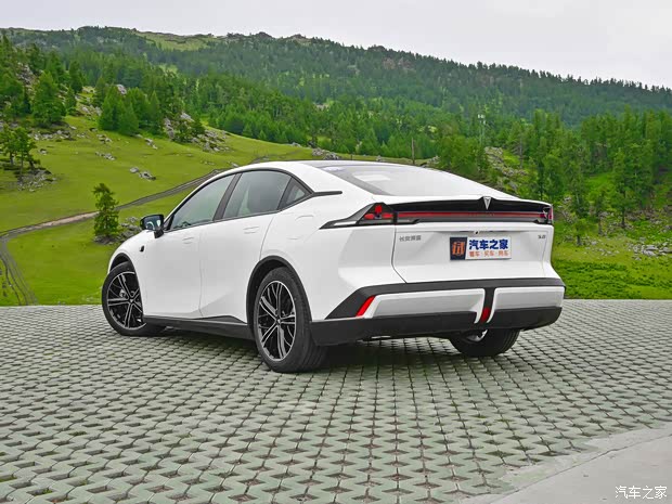 長(zhǎng)安深藍(lán) 長(zhǎng)安深藍(lán)SL03 2022款 增程版 試裝車