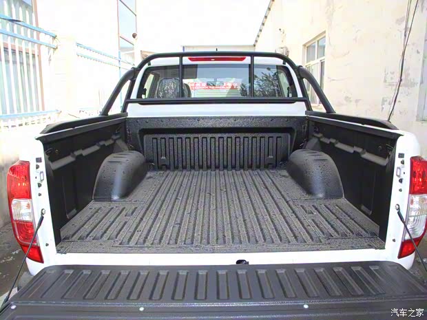 鄭州日產(chǎn) 銳騏7 2022款 2.3T自動四驅(qū)柴油標(biāo)準(zhǔn)型長貨箱M9T