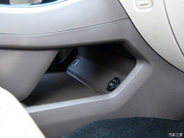 郑州日产 锐骐7 2022款 2.3T自动四驱柴油旗舰型M9T