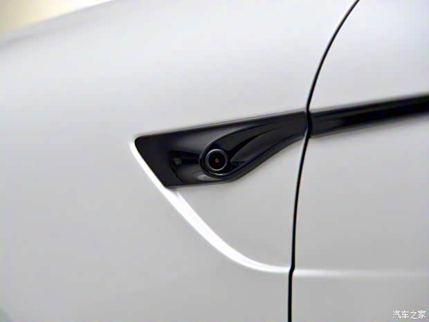 智己汽车 智己L7 2022款 天使轮版 智己汽车 智己L7 2022款 天使轮版