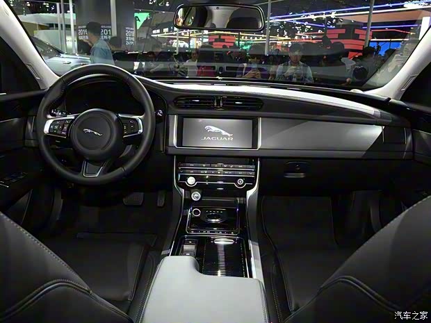 奇瑞捷豹路虎 捷豹XFL 2020款 XFL 2.0T P200 两驱赛旗版 奇瑞捷豹路虎 捷豹XFL 2020款 XFL 2.0T P200 两驱赛旗版