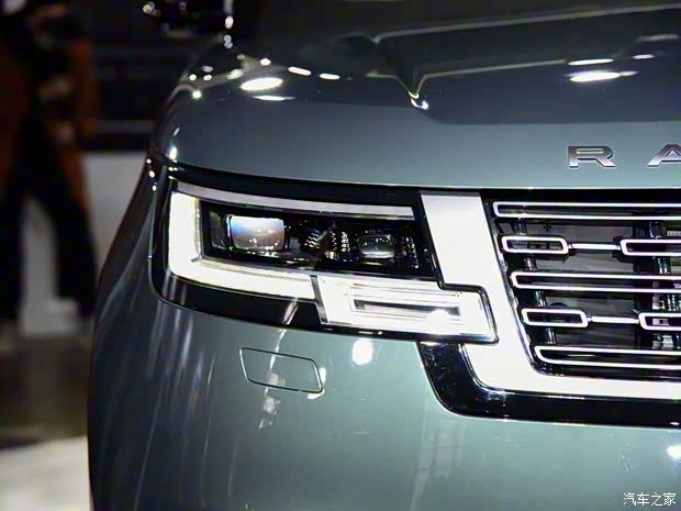 路虎(進(jìn)口) 攬勝 2022款 3.0 L6 400PS 典范加長(zhǎng)版