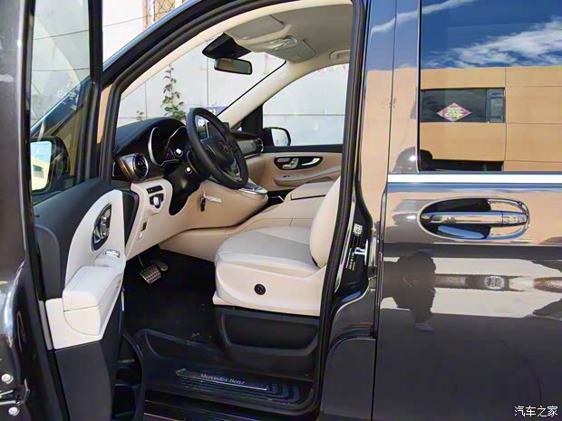 福建奔馳 奔馳V級(jí) 2020款 V 260 L 長(zhǎng)軸距豪華版