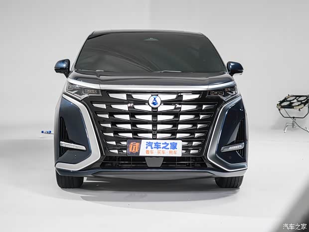 騰勢(shì)汽車(chē) 騰勢(shì)D9 2022款 DM-i 970 四驅(qū)旗艦型