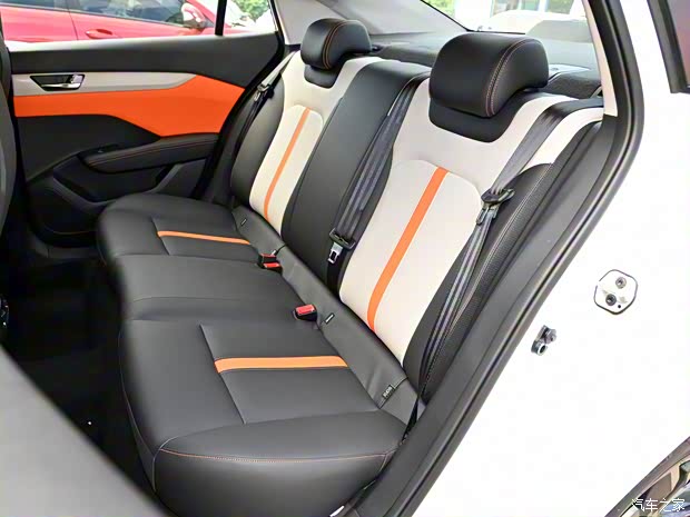 东风乘用车 奕炫 2023款 马赫版 1.5L 自动追影版 东风乘用车 奕炫 2023款 马赫版 1.5L 自动追影版