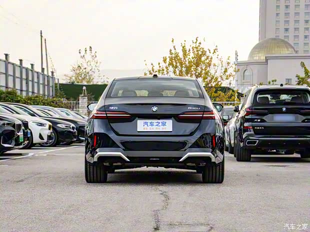 华晨宝马 宝马5系 2024款 530Li M运动套装 华晨宝马 宝马5系 2024款 530Li M运动套装