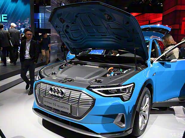 奥迪(进口) 奥迪e-tron 2019款 55 quattro 专享型 奥迪(进口) 奥迪e-tron 2019款 55 quattro 专享型