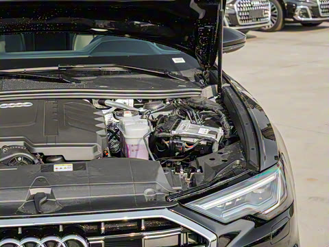 2025款 40 TFSI 豪华动感型 2025款 40 TFSI 豪华动感型