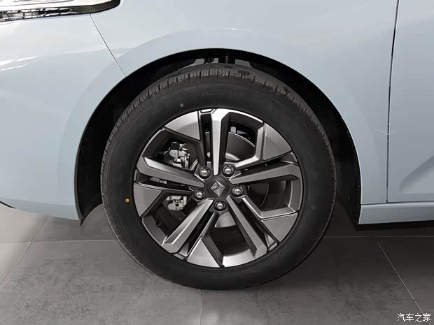 上汽通用五菱 新宝骏Valli 2021款 1.5T CVT那曲繁星