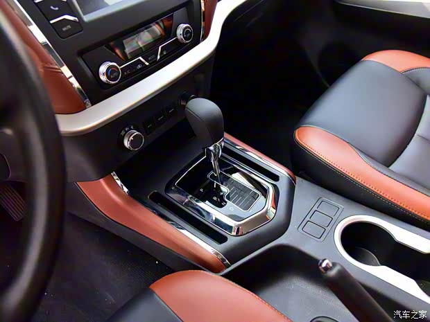 鄭州日產(chǎn) 銳騏6 2019款 2.5T自動四驅(qū)柴油豪華型ZD25T5