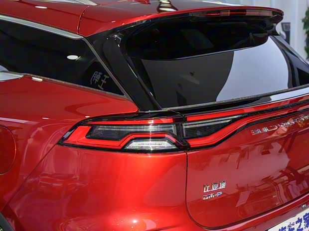 比亚迪 唐新能源 2022款 DM-p 215KM 四驱旗舰型