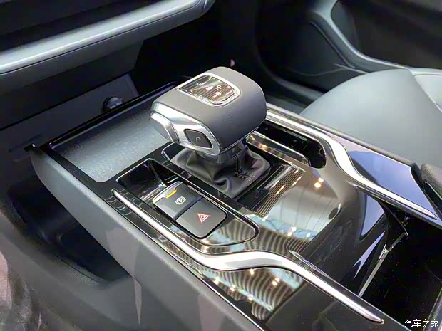 一汽红旗 红旗E-QM5 2022款 431km 充电乐享版