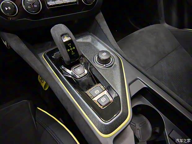 領(lǐng)克 領(lǐng)克03 2019款 03+ 2.0TD 自動勁Pro版