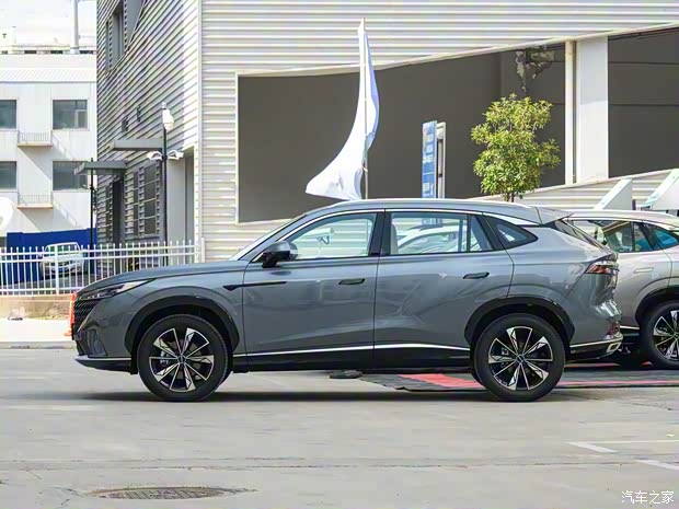 上汽集团 荣威RX5 2022款 第三代 330TGI 超感旗舰版 上汽集团 荣威RX5 2022款 第三代 330TGI 超感旗舰版