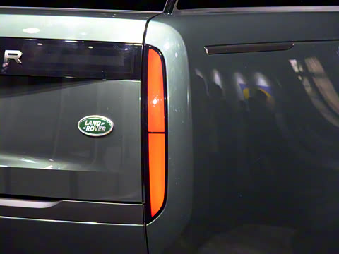 2023款 3.0 L6 400PS 典范加长版 2023款 3.0 L6 400PS 典范加长版