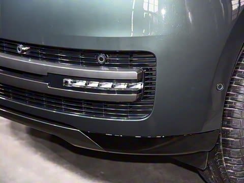 2023款 3.0 L6 400PS 典范加长版 2023款 3.0 L6 400PS 典范加长版