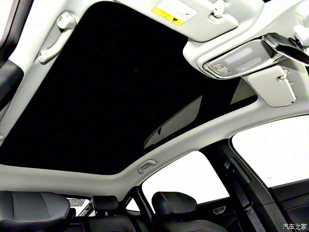 长安深蓝 长安深蓝SL03 2022款 712km 高配纯电版