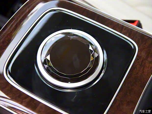 一汽红旗 红旗HQ9 2022款 2.0T 基本型