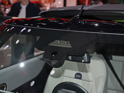 2025款 2.0T COOPER S CABRIO 白日星尘限定配色 2025款 2.0T COOPER S CABRIO 白日星尘限定配色