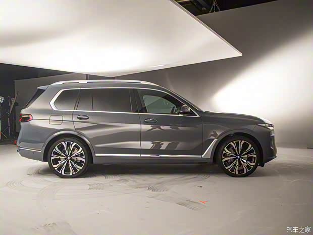寶馬(進(jìn)口) 寶馬X7 2023款 xDrive40i 歐洲版