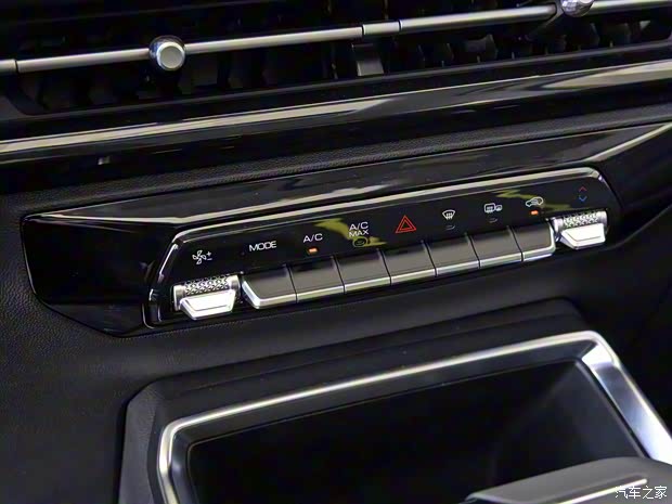 上汽通用五菱 五菱星驰 2022款 1.5T 基本型 上汽通用五菱 五菱星驰 2022款 1.5T 基本型