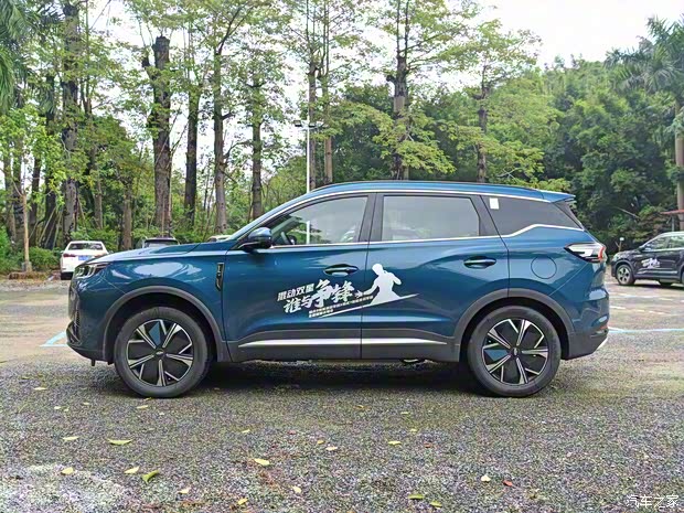 奇瑞汽車 瑞虎7 PLUS新能源 2023款 冠軍版 1.5T 100KM 鋒馳 奇瑞汽車 瑞虎7 PLUS新能源 2023款 冠軍版 1.5T 100KM 鋒馳