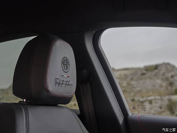 阿爾法·羅密歐 Stelvio斯坦維 2023款 Tributo Italiano 歐洲版