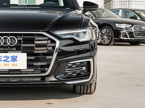 2025款 40 TFSI 豪华动感型 2025款 40 TFSI 豪华动感型