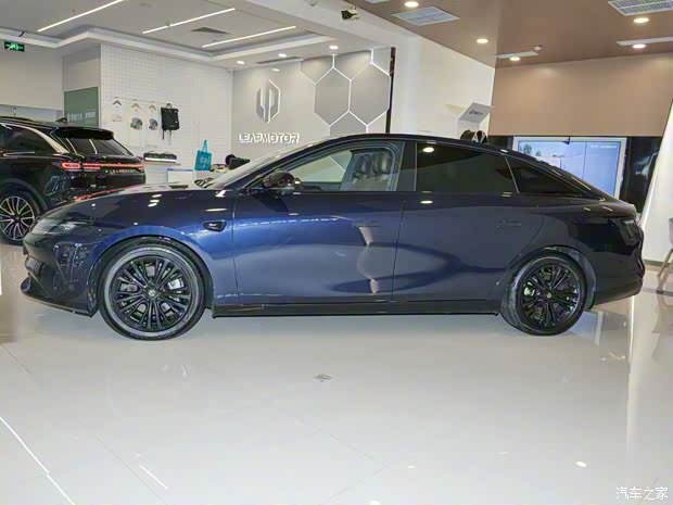 零跑汽车 零跑C01 2023款 606舒享版 零跑汽车 零跑C01 2023款 606舒享版