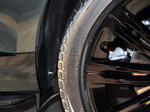 2023款 3.0 L6 400PS 典范加长版 2023款 3.0 L6 400PS 典范加长版