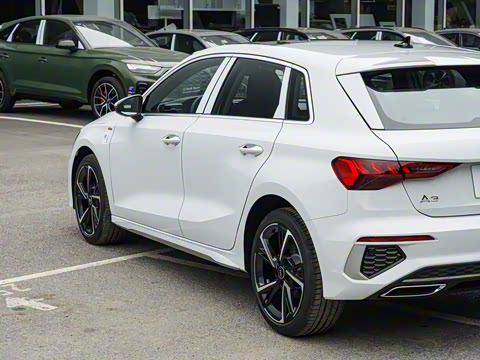 2023款 改款 Sportback 35 TFSI 时尚运动型 2023款 改款 Sportback 35 TFSI 时尚运动型