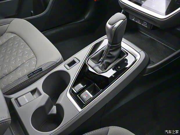 斯巴鲁 斯巴鲁Crosstrek 2024款 e-Boxer Touring 日本版 斯巴鲁 斯巴鲁Crosstrek 2024款 e-Boxer Touring 日本版