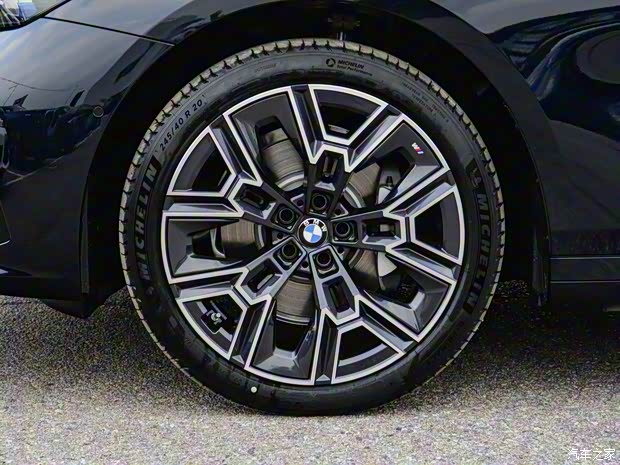 華晨寶馬 寶馬5系 2024款 530Li M運(yùn)動套裝