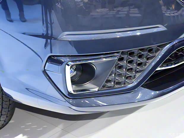 江铃福特 新世代全顺 2021款 2.2T Pro AMT豪华型客车长轴10-15座高顶国VI 江铃福特 新世代全顺 2021款 2.2T Pro AMT豪华型客车长轴10-15座高顶国VI