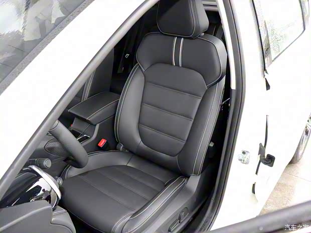 上汽集团 名爵6新能源 2018款 45T E-DRIVE智驱混动尊享互联网版