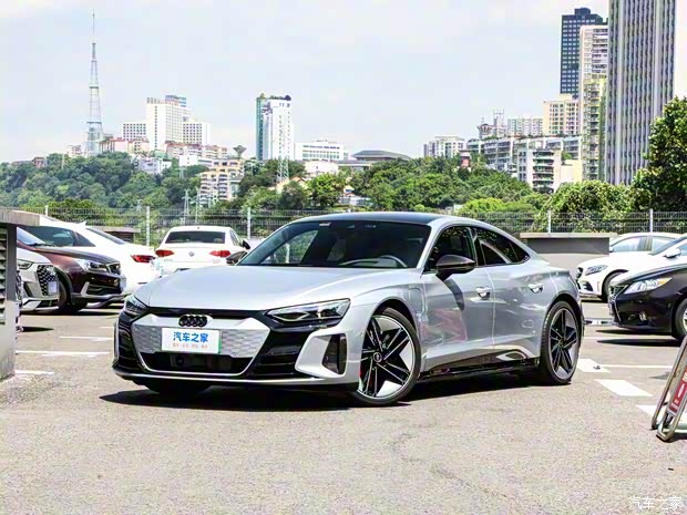 Audi Sport 奥迪RS e-tron GT 2023款 基本型 Audi Sport 奥迪RS e-tron GT 2023款 基本型
