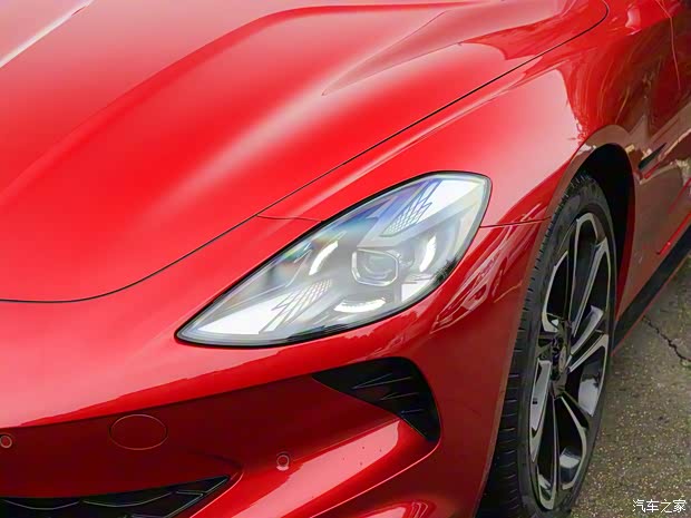 上汽集团 MG Cyberster 2023款 两驱版 250kW