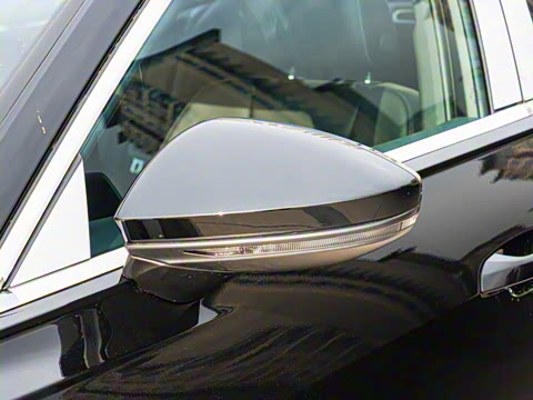 2025款 40 TFSI 豪华动感型 2025款 40 TFSI 豪华动感型