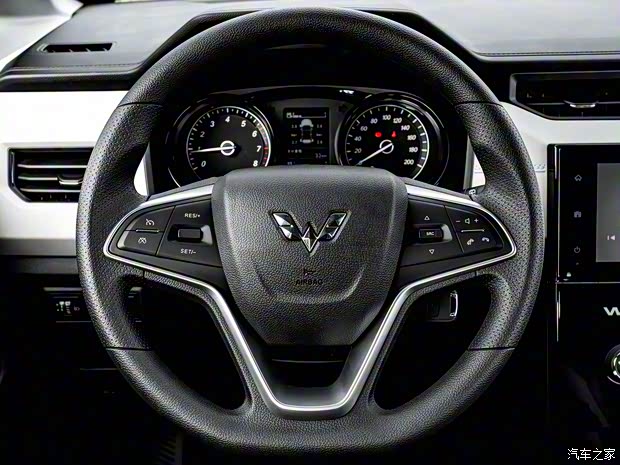 上汽通用五菱 五菱宏光 2019款 PLUS 基本型