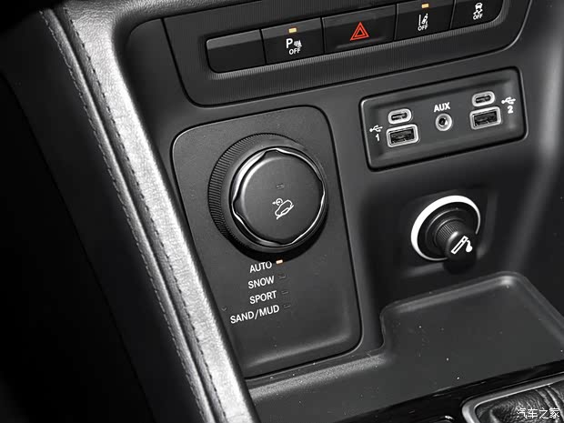 广汽菲克Jeep 大指挥官 2018款 2.0T 四驱臻享版