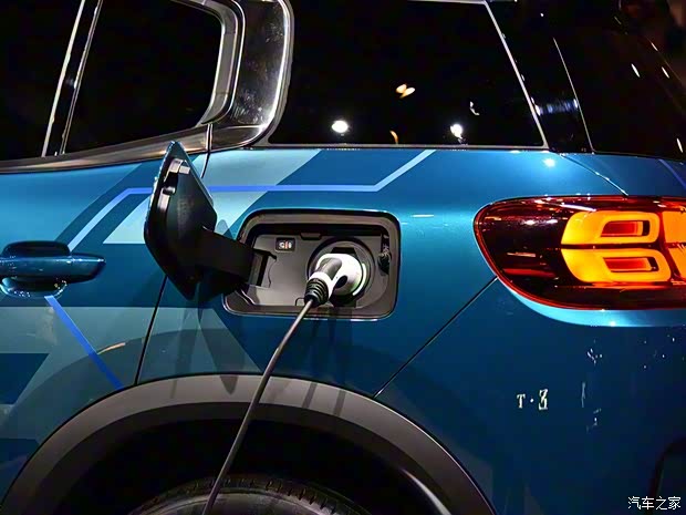 雪铁龙(进口) 雪铁龙C5 AIRCROSS新能源 2018款 基本型 雪铁龙(进口) 雪铁龙C5 AIRCROSS新能源 2018款 基本型