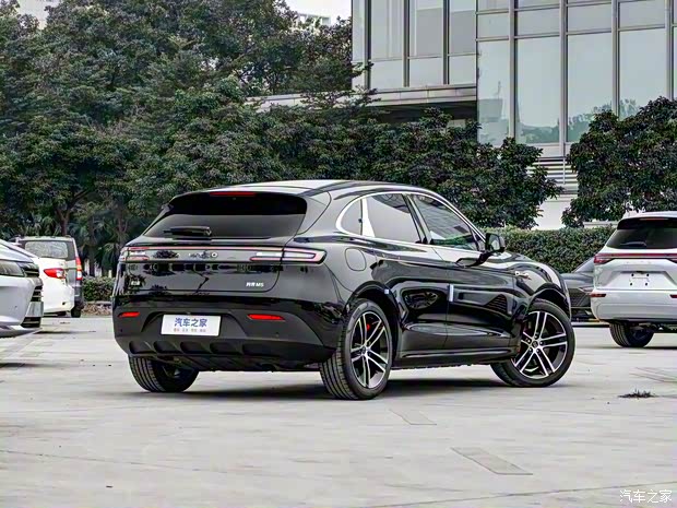 赛力斯汽车 问界M5 2023款 增程后驱智驾版 赛力斯汽车 问界M5 2023款 增程后驱智驾版