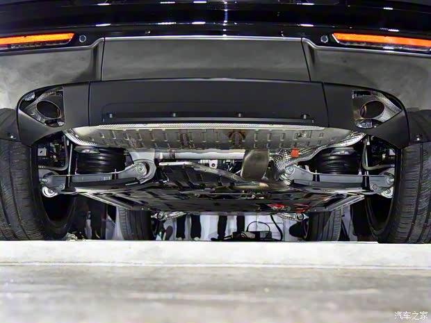 路虎(進(jìn)口) 攬勝 2022款 3.0 L6 400PS 典范加長(zhǎng)版